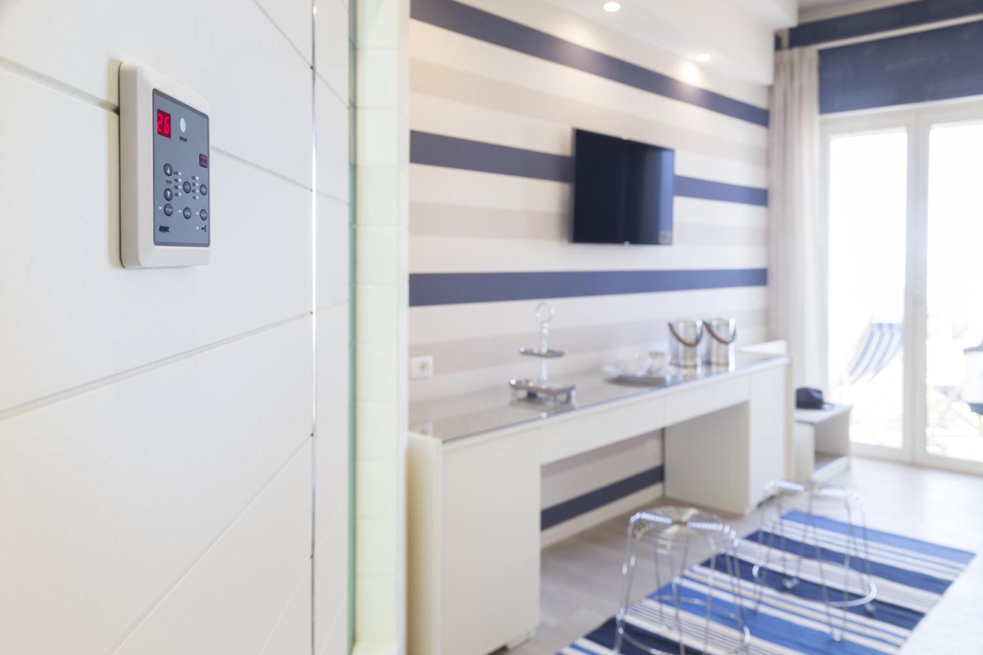 Hotel Atlantic Riviera Mare Misano Adriatico Pokoj fotografie
